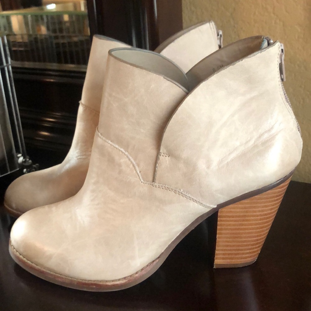 Gianni Bini leather bootie.